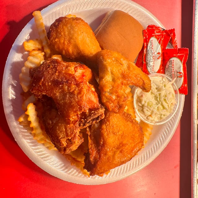 3Pc White,1 Breast,1 Pulley,1 Wing Dinner Includes Fries,Slaw& Roll.